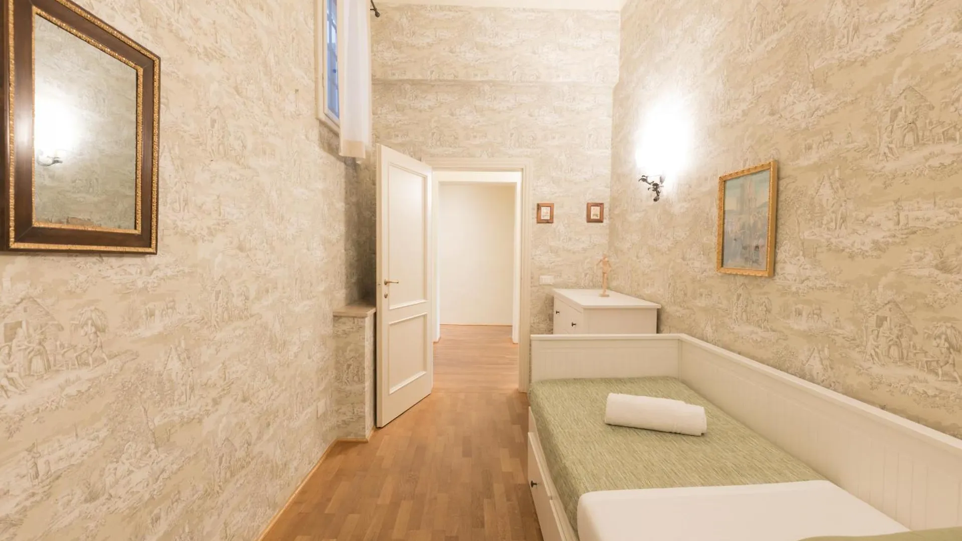 A Touch Of History, In Santa Reparata Florens